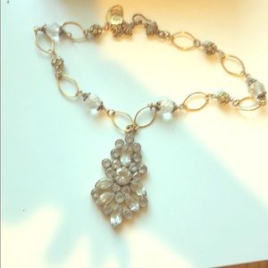 Beautiful ‘Lily Pearl’ vintage 16in necklace